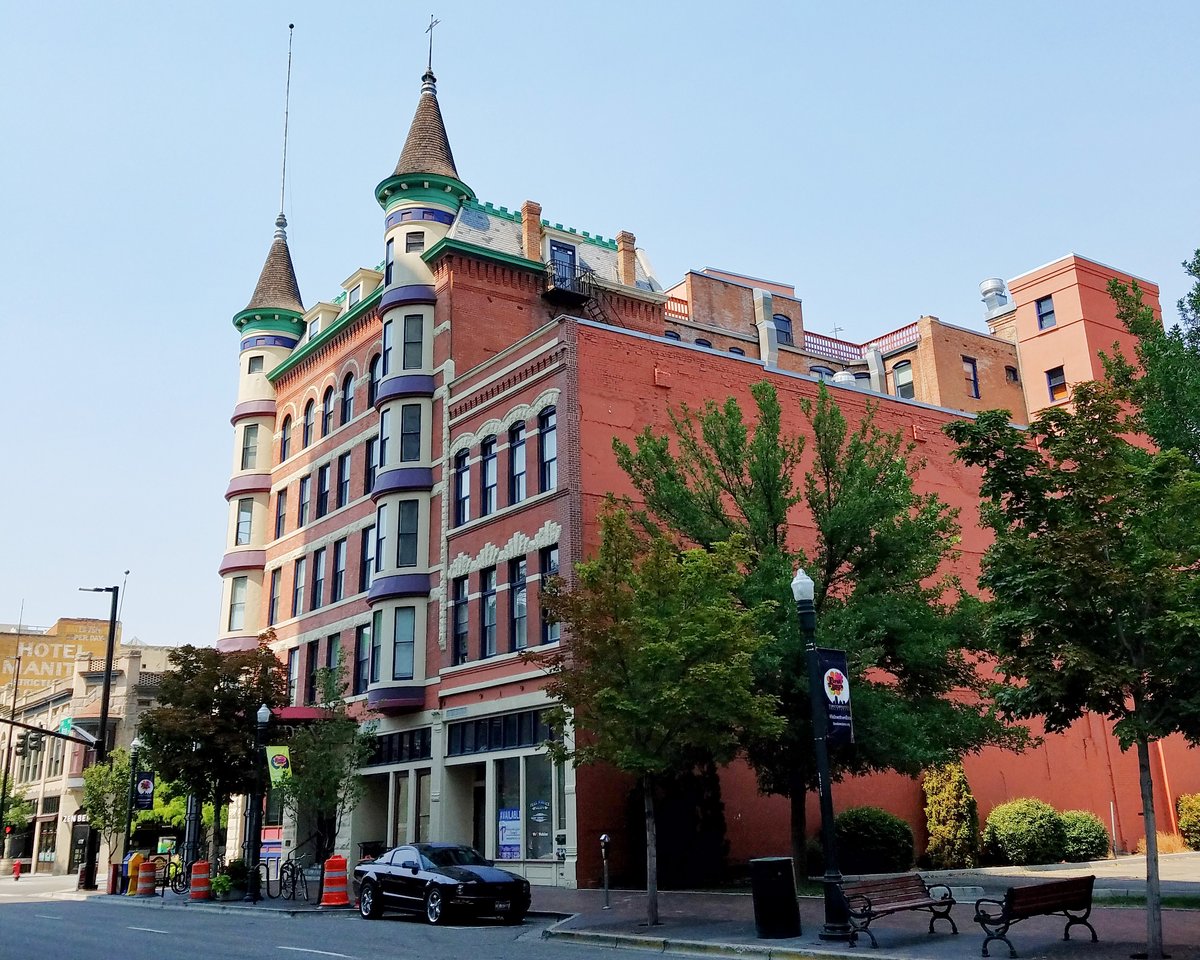 The Idanha in Boise, corner turrets and cream-and-brick bay